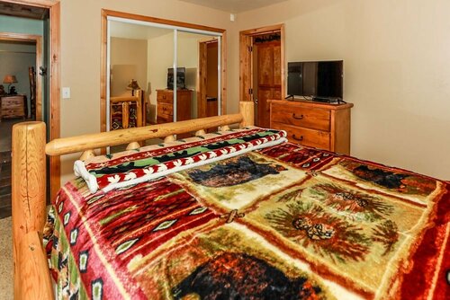 Гостиница Moonridge Mountain Retreat-1876 by Big Bear Vacations