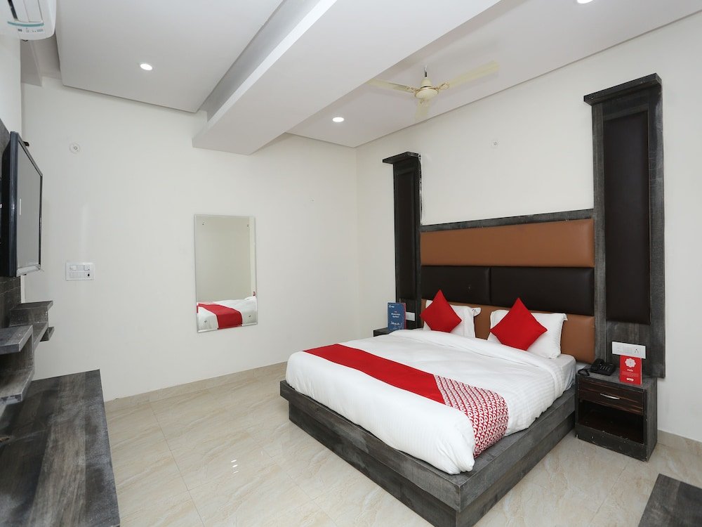 Фото Capital O 22956 Hotel Grand Residency
