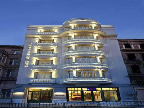 Гостиница Walton Hotels Taksim Pera в Бейоглу