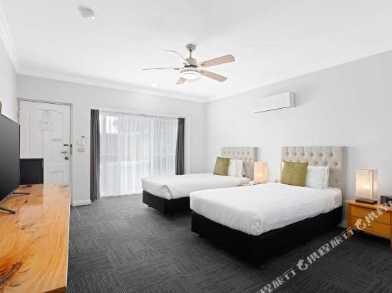 Фото Comfort Inn The International