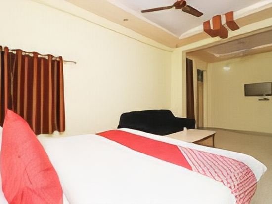 Фото Oyo 12775 Bharat Plaza