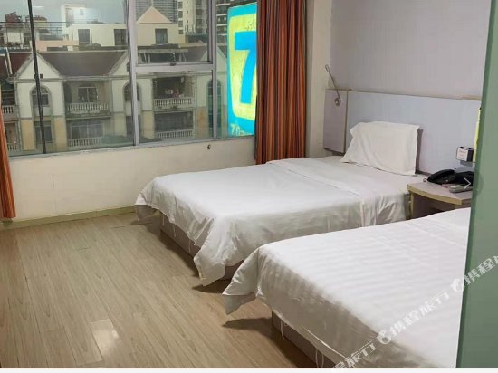 Фото 7 Days Inn Fangchenggang Taohuawan Plaza Branch