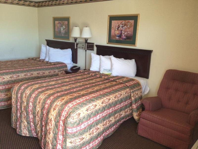 Фото Oyo Hotel Oklahoma City South I-35 and Se 29th