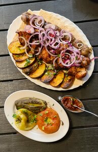 Шашлычный дворик (posyolok gorodskogo tipa Snegiri, Moskovskaya Street, 87А), cafe