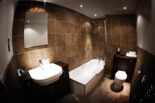 Фото The Dutch Mill Hotel