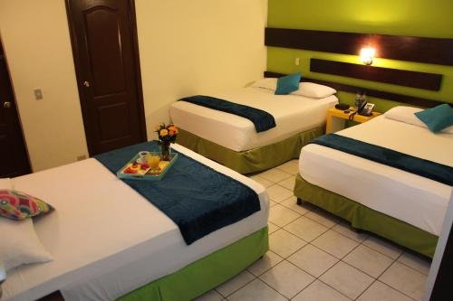 Фото отеля 2