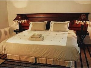 Гостиница Falling Feather Inn в Претории