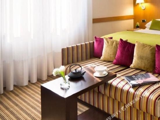 Фото Starhotels Tourist