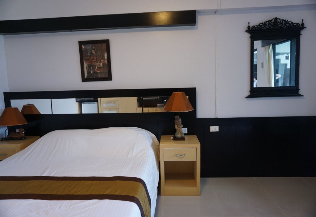 Фото Borarn House