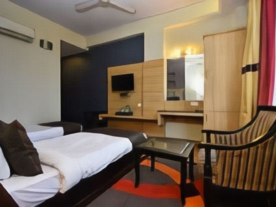 Фото Hotel Aroma Residency