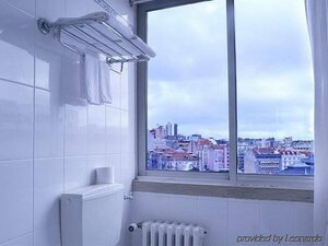 Гостиница Ibis Styles Lisboa Centro Marquês de Pombal