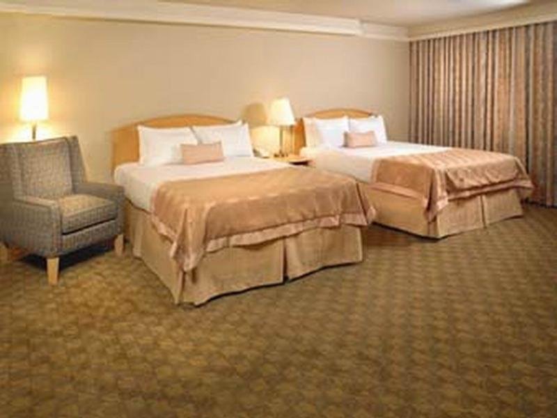 Фото Edmonton Inn and Conference Centre