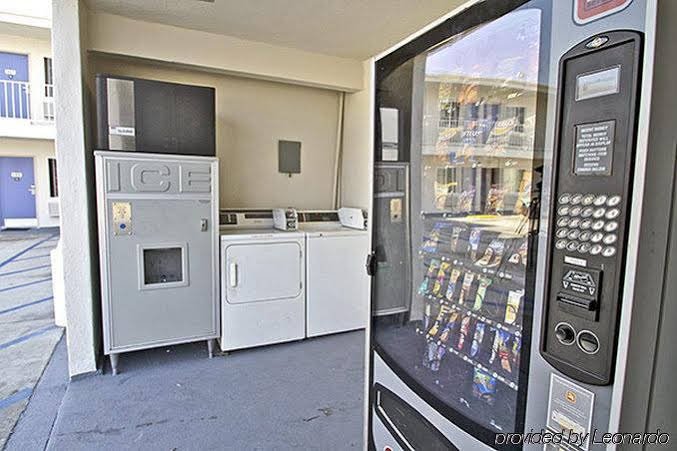 Фото Motel 6 Long Beach, Ca - International City