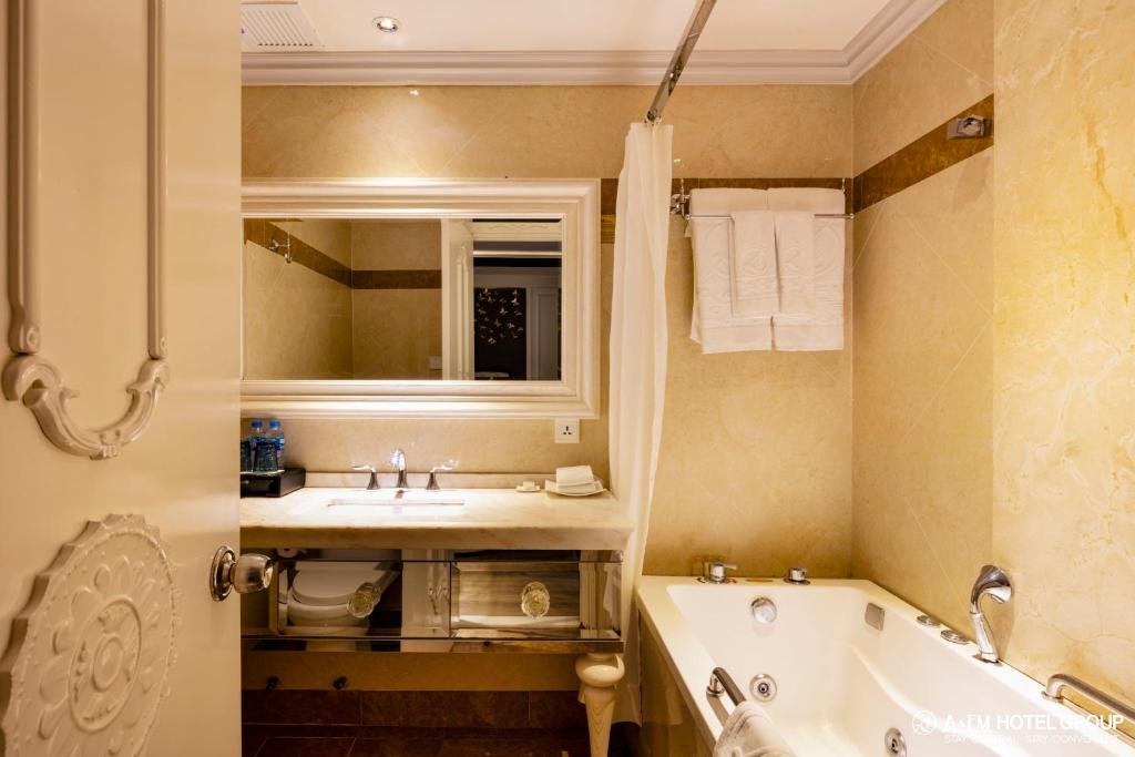 Фото A&em Saigon Hotel