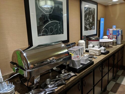 Гостиница Hampton Inn Dallas- Addison