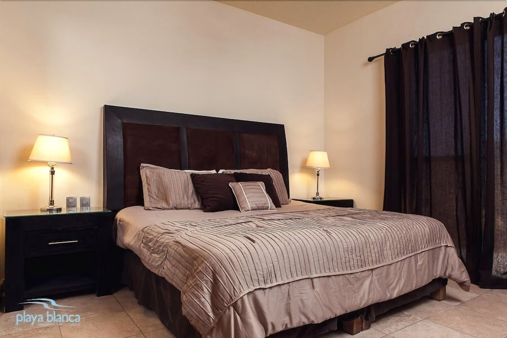 Фото 1 Playa Blanca 1207 - 1 Br condo by RedAwning