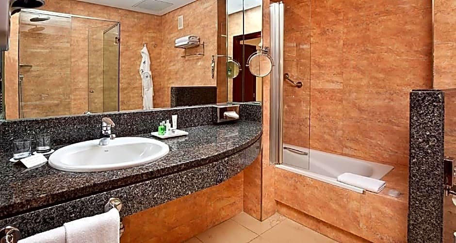 Фото Occidental Sevilla Viapol