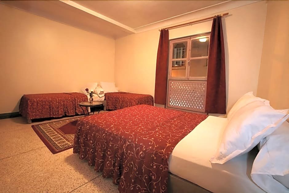 Фото Hôtel Ichbilia