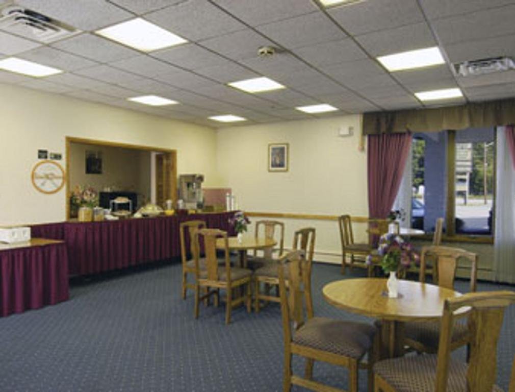 Фото Knights Inn Liberty