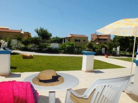 Фото Akis Villa Studios & Apartments with Pool