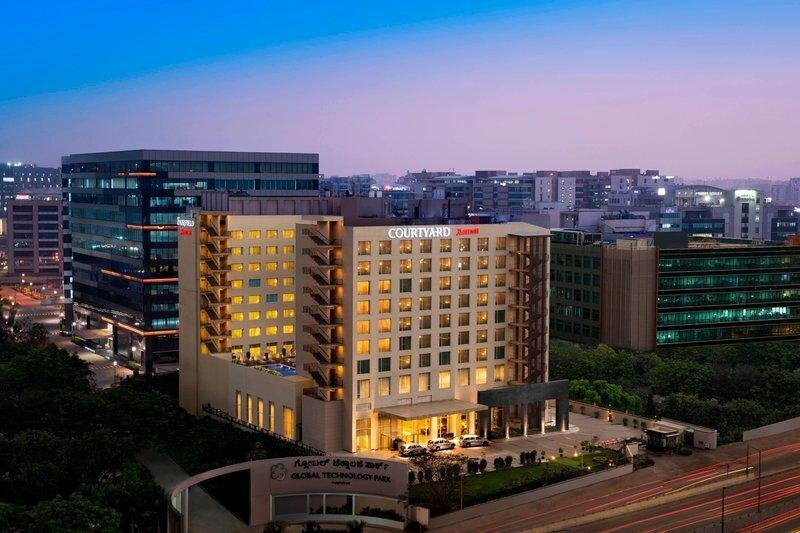 Гостиница Courtyard Bengaluru Outer Ring Road в Бангалоре