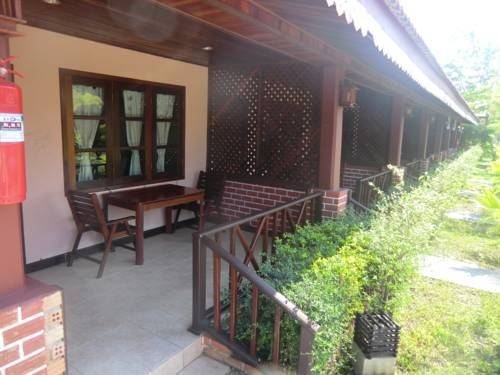 Фото Sangsawan Palace Khaolak Resort