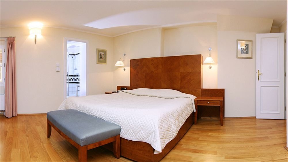 Фото The Golden Wheel