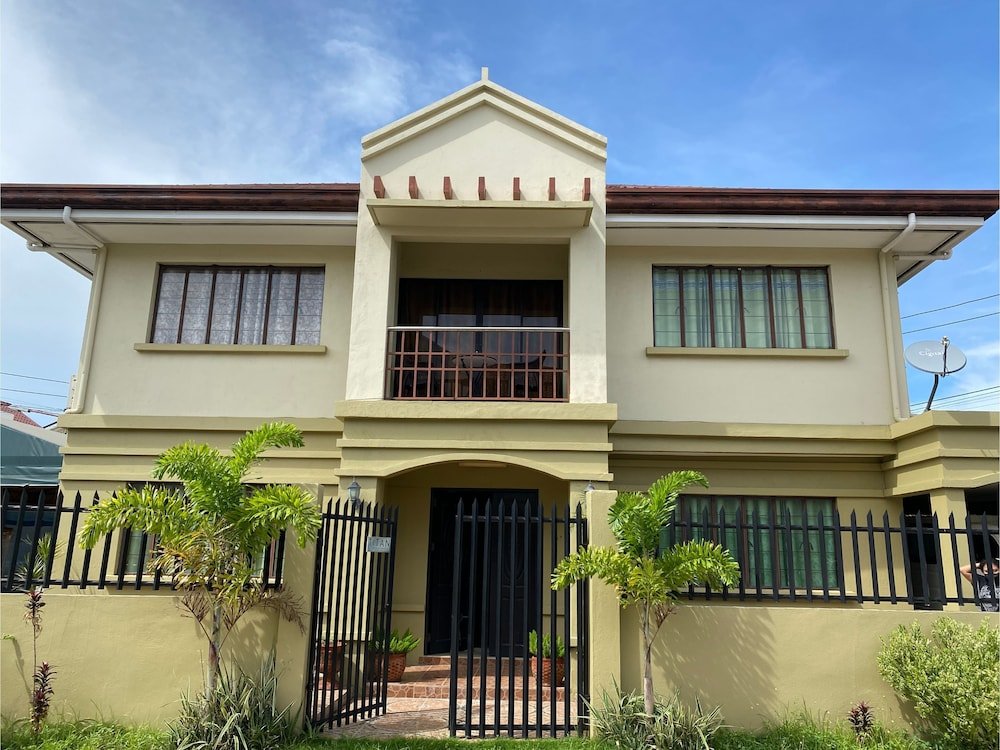 Фото Titan Residence at Mactan Cebu