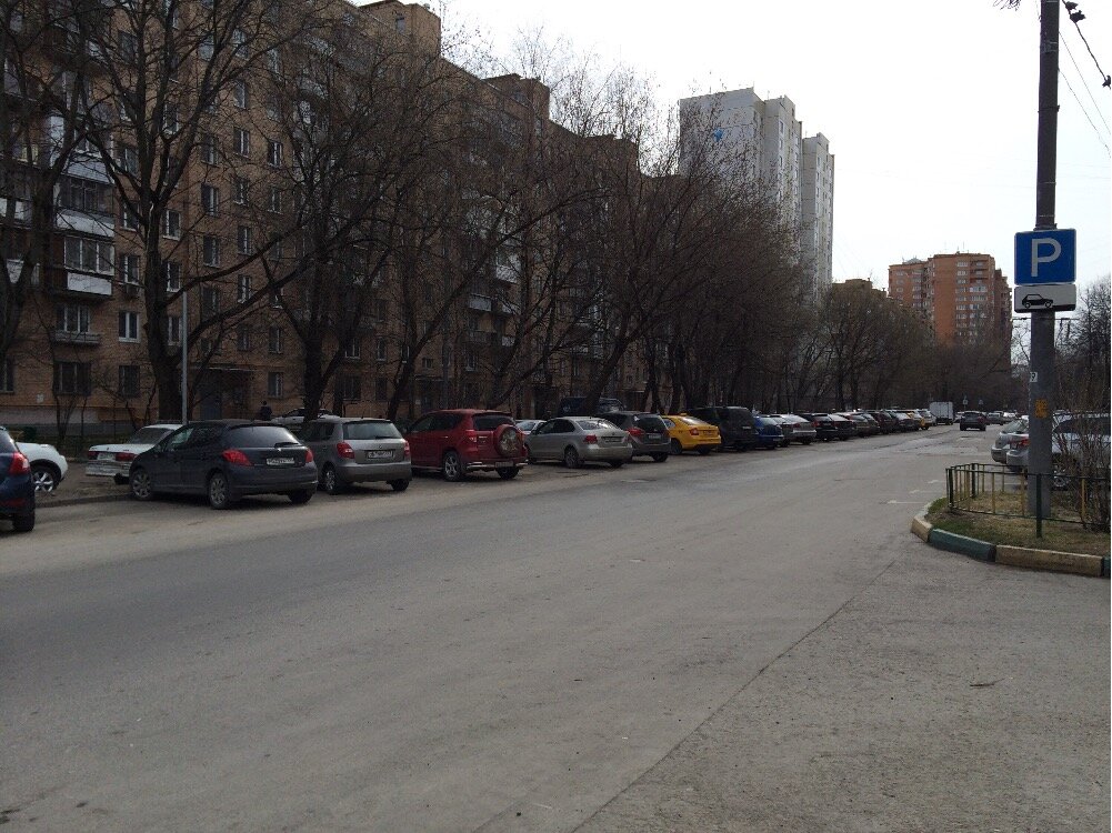 Автомобильная парковка Плоскостная парковка на Кастанаевской улице, Москва, фото