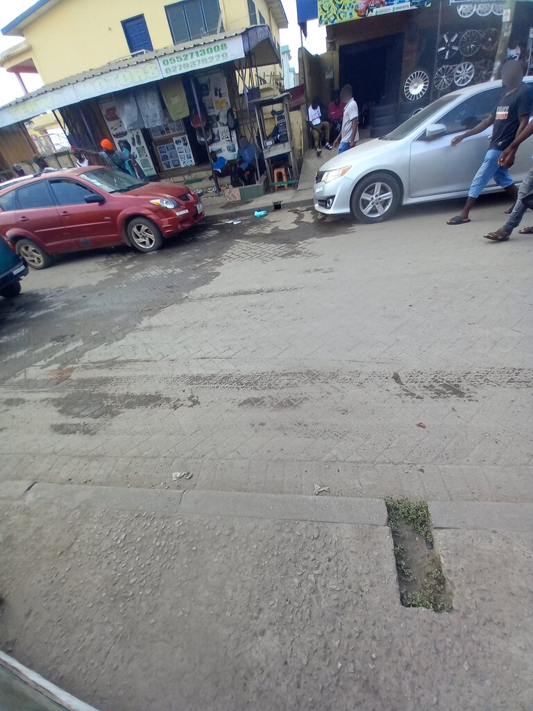 Auto parts and auto goods store Terwan Motors, Accra, photo