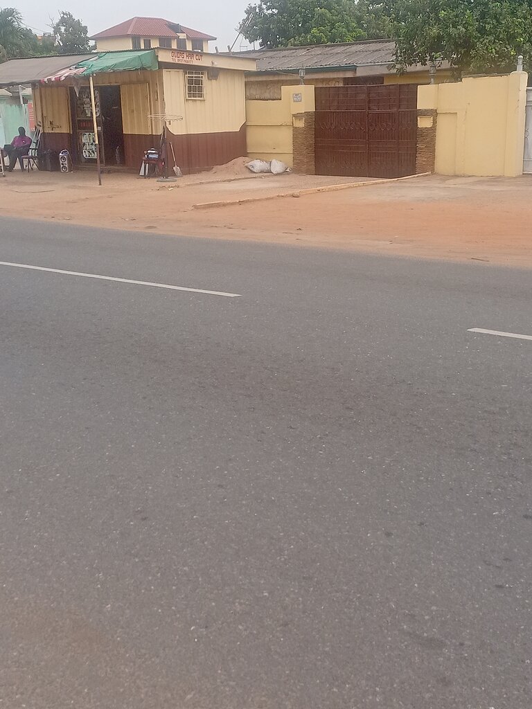 Barber shop Givers hair cut, Accra, photo