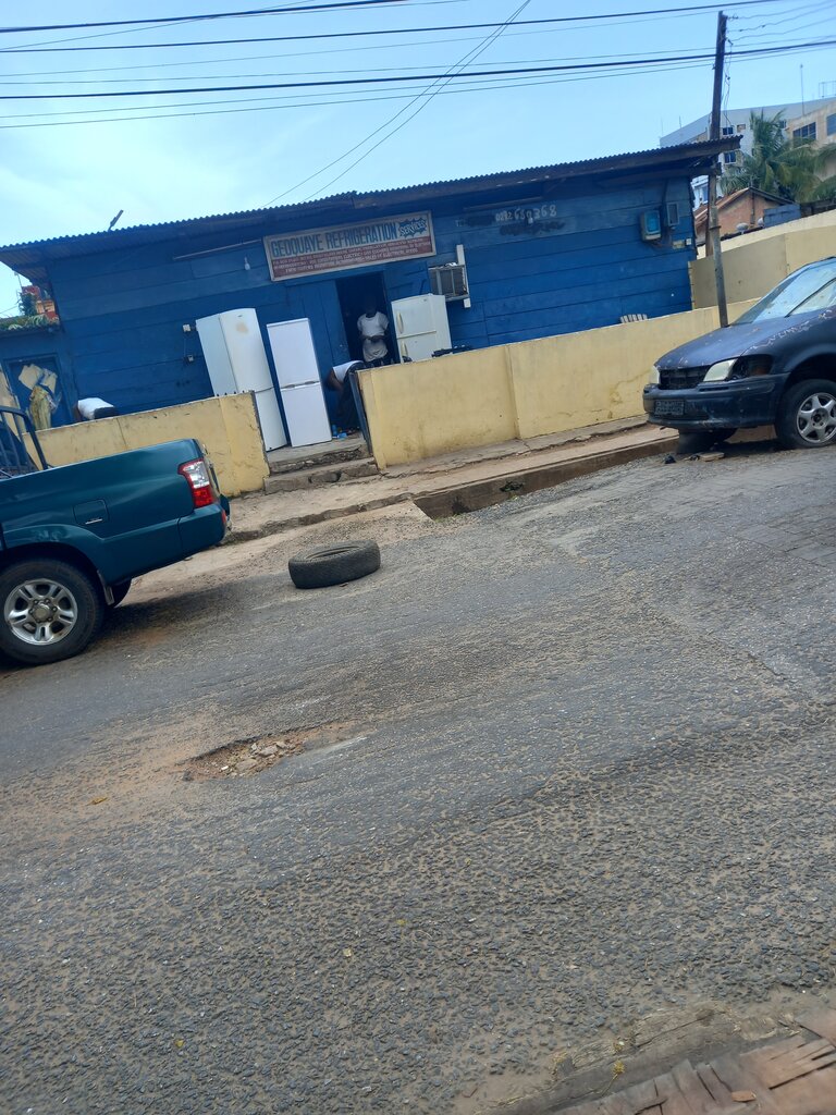Household appliances store Geoquaye Refrigeration Services, Accra, photo