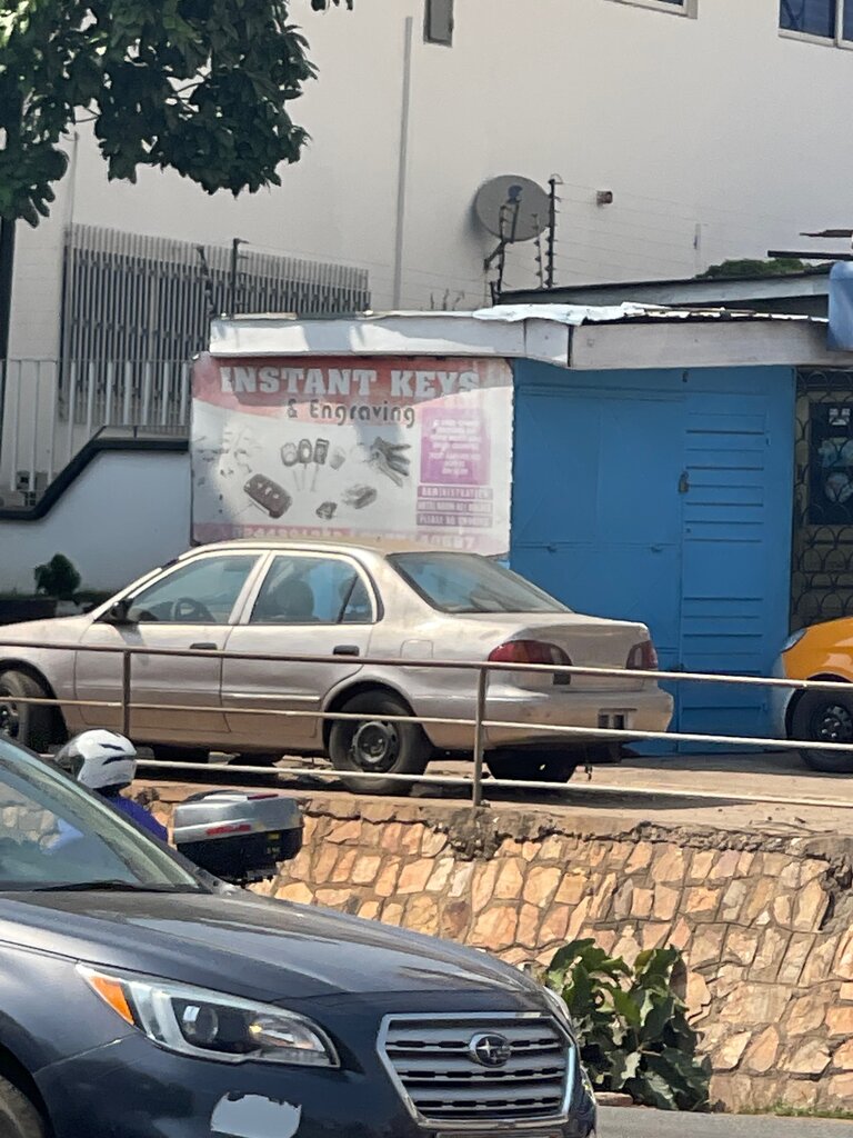 Engraving services Instant Keys & Engraving, Accra, photo