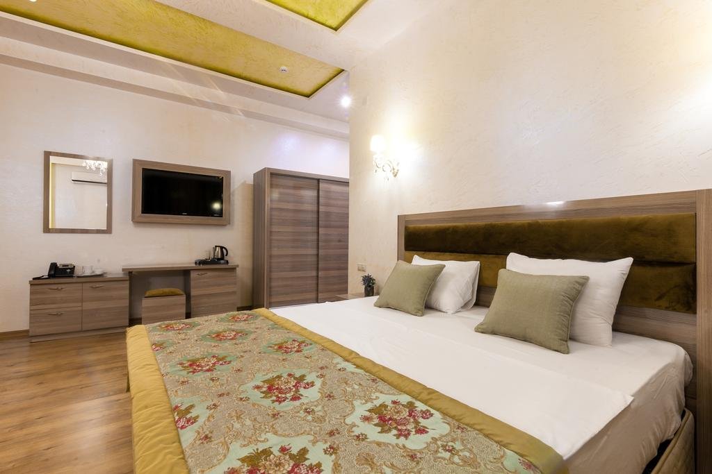 Фото Iberia Palace Hotel