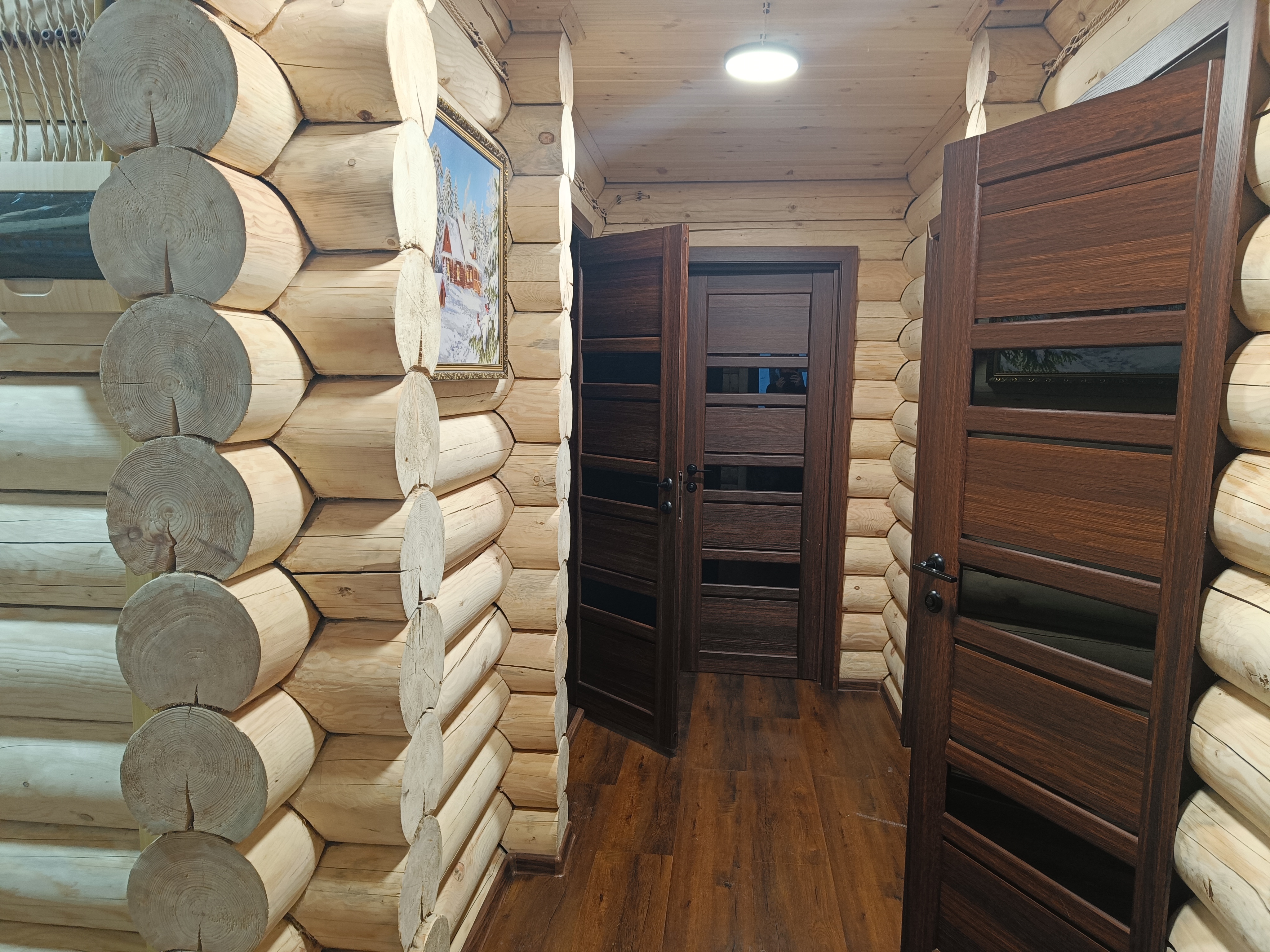 Фото Домик в лесу