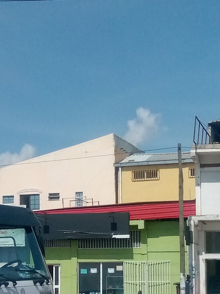 Shopping mall Neptuno Comercio Geral, Loanda, photo