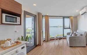 Гостиница 22Land Moon West Lake