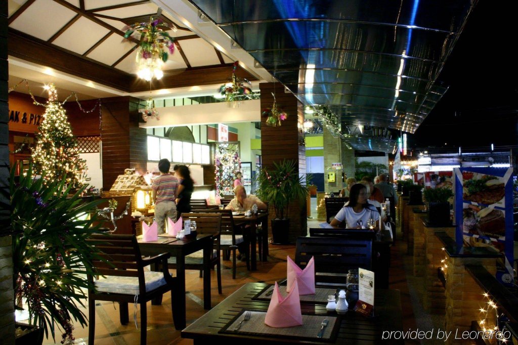 Фото Rattana Karon Beach Hotel