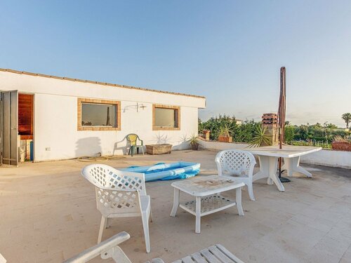 Гостиница Charming Villa in Partinico With Roof Terrace