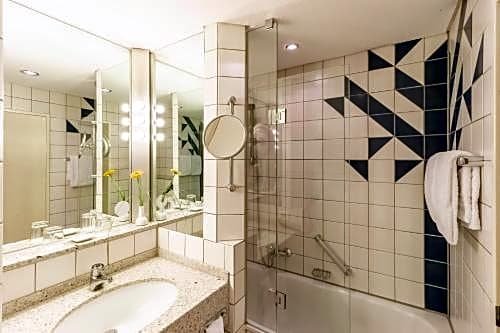 Фото Mercure Hotel Koeln City Friesenstrasse