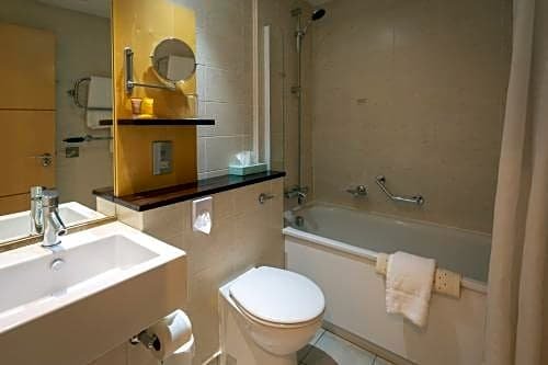 Фото The Angel Hotel