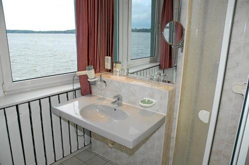 Фото Seehotel Fährhaus