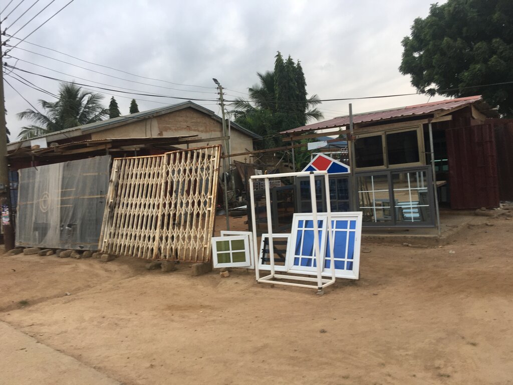 Metalware K gyasi metal works, Earth, photo