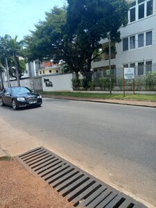 Retired Commissioned Officers' Club (Ahmadou Ahidjo Lane, 2), sports and entertainment center