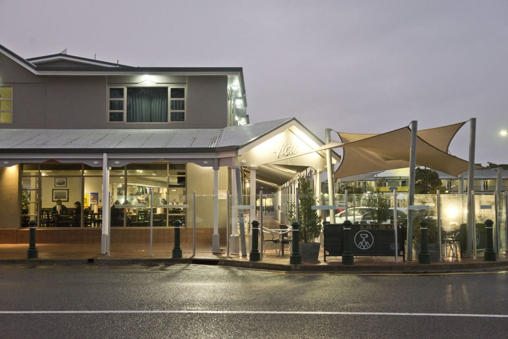 Фото Nightcap at Hotel Victor