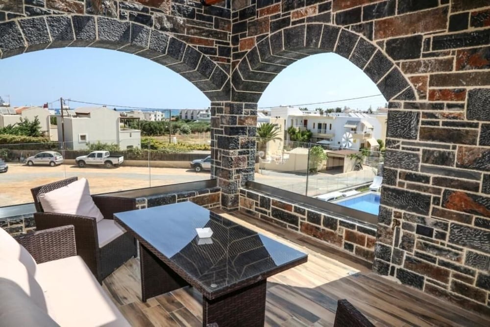 Фото Turtuli Villas by Checkin