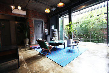 Фото Hongdae Guesthouse Pajamaparty - Hostel