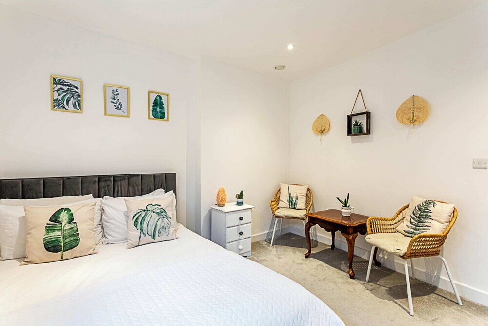 Фото Quiet and Spacious Four Bedroom House