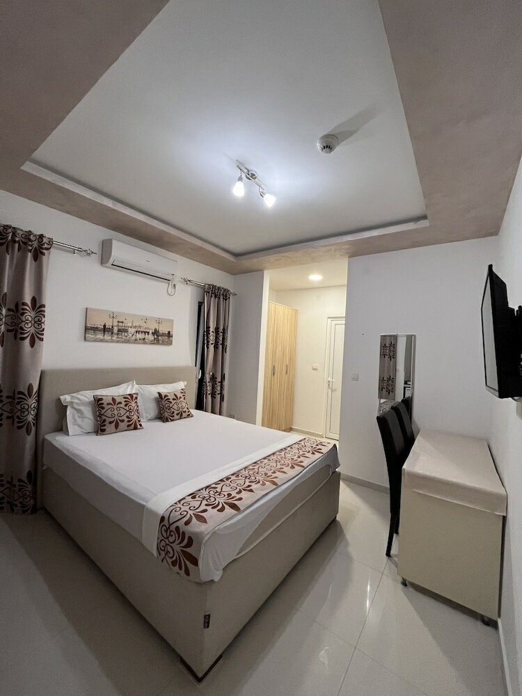 Фото Апарт-отель Pearl Apartments