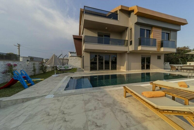 Апартаменты Luxury Villa With Private Pool Close to Lara Beach в Муратпаше